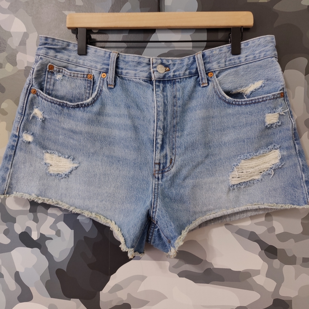 Madewell Distressed Relaxed Fit Denim Shorts - Size 31